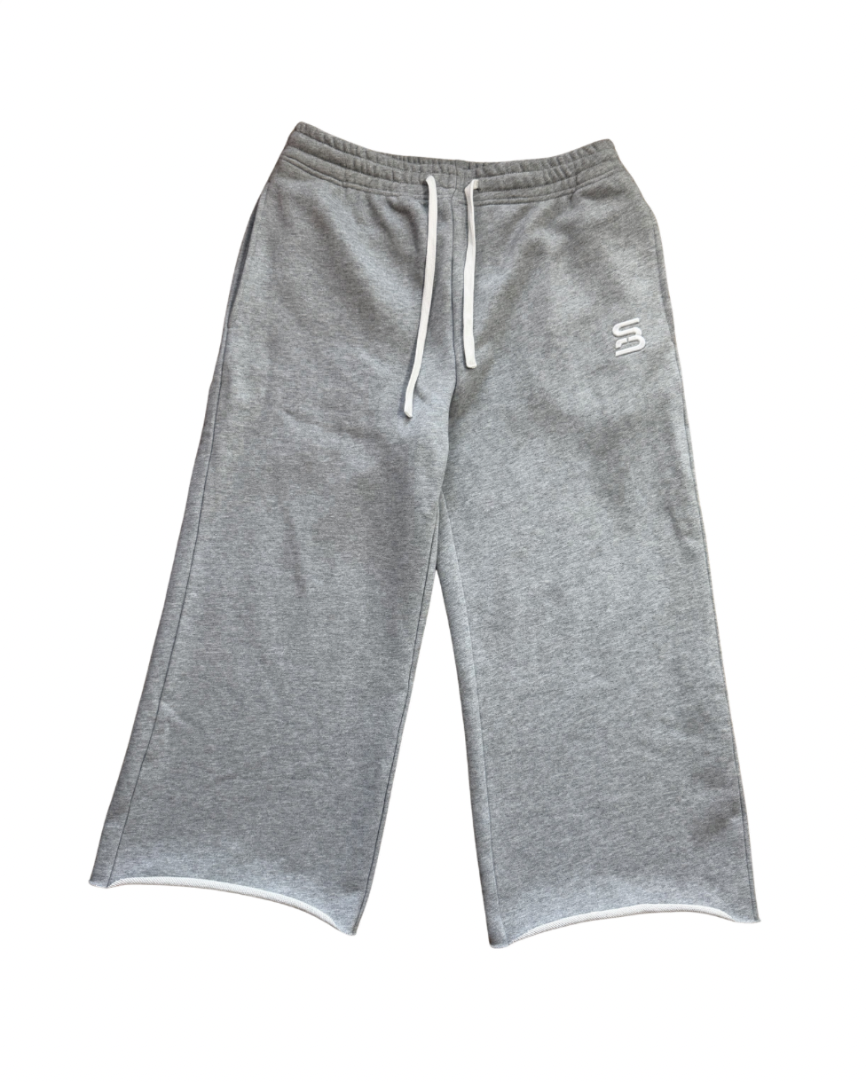 GREY 3/4 SHORTS